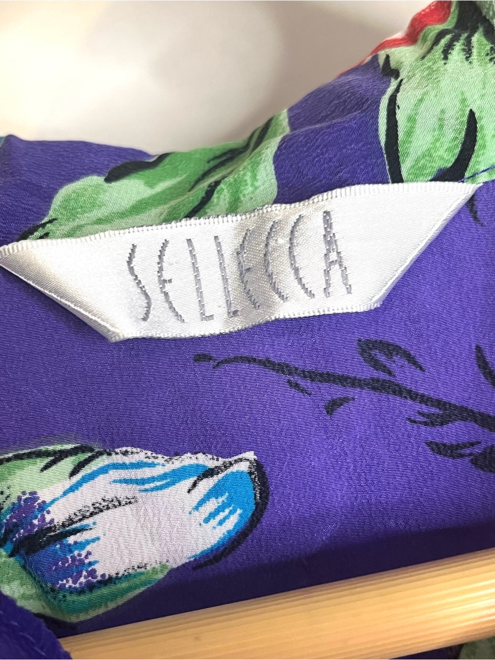 Sellecca Women’s (VTG 12, Fits 6 - 8) Purple Floral Silk Button Up Shirt - Picture 3 of 7